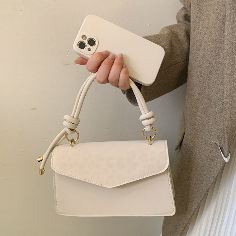 Модные маленькие сумки через п – обзор и цена Women Bags 2026 Trends