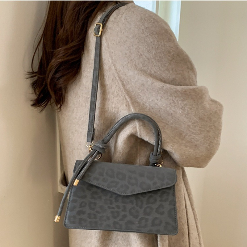 Модные маленькие сумки через п – обзор и цена Women Bags 2026 Trends